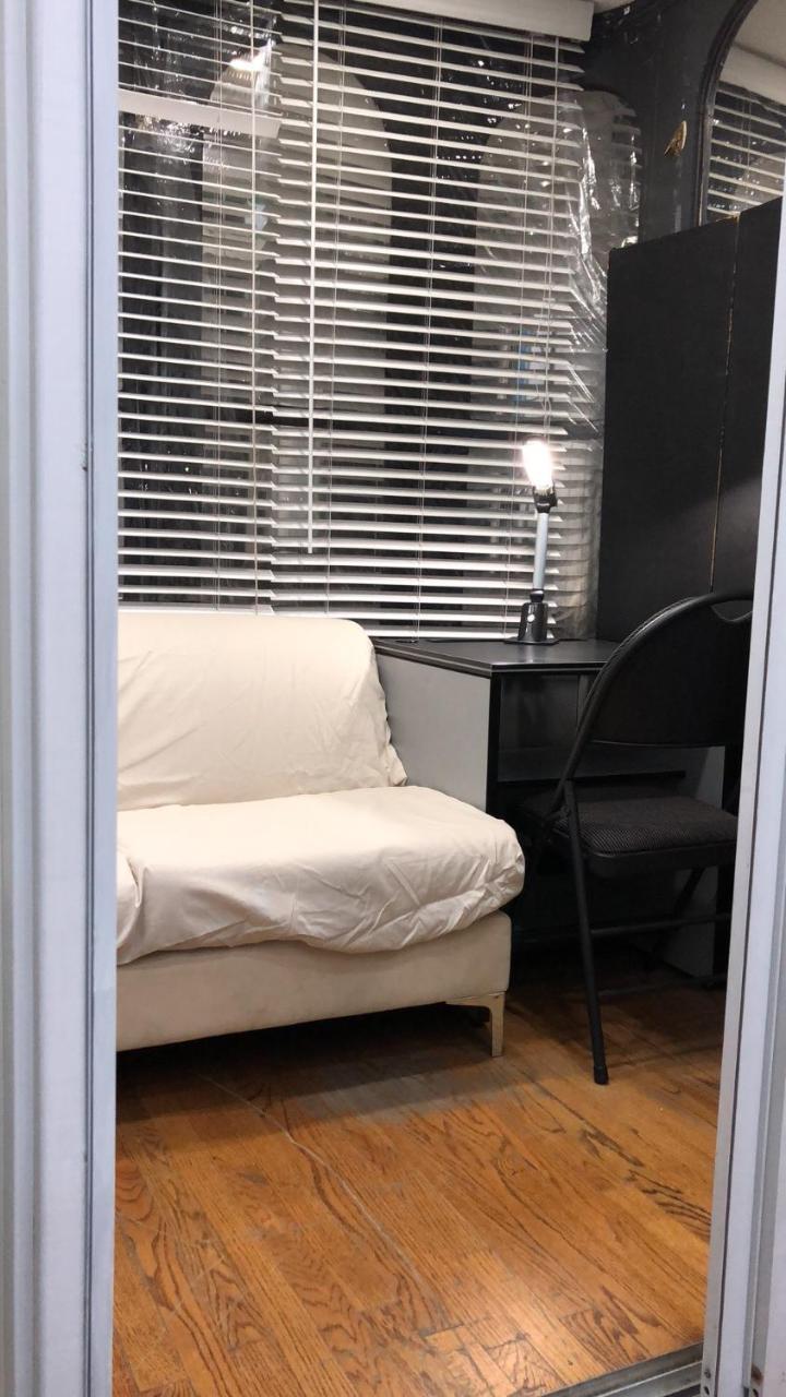 Guest House On The Carlton Street. トロント エクステリア 写真